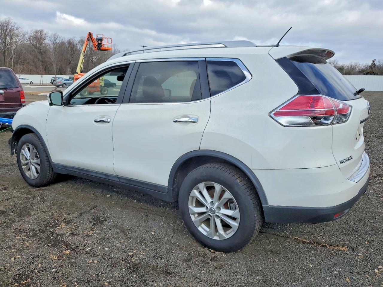 2014 NISSAN ROGUE S photo 2