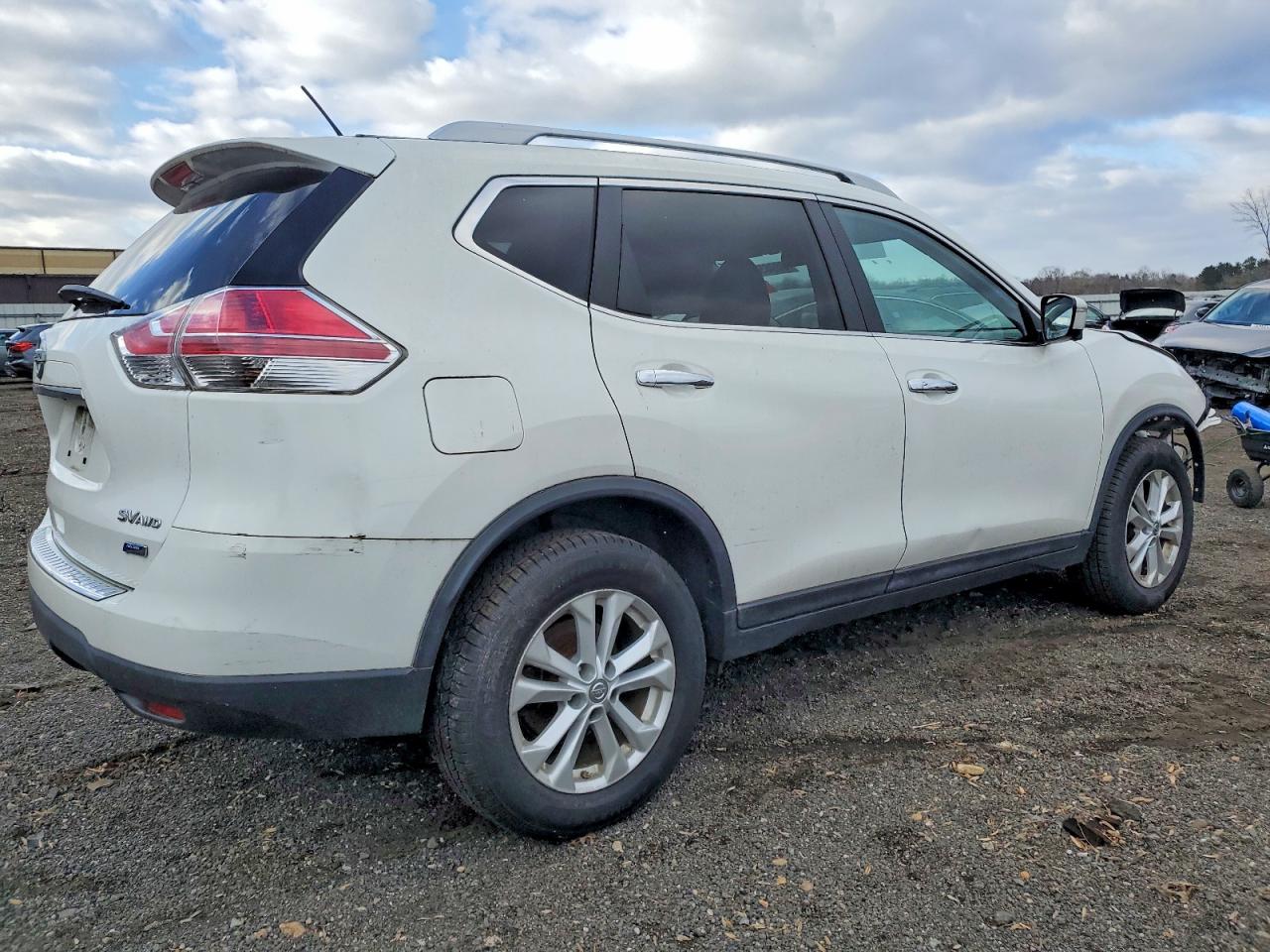 2014 NISSAN ROGUE S photo 3