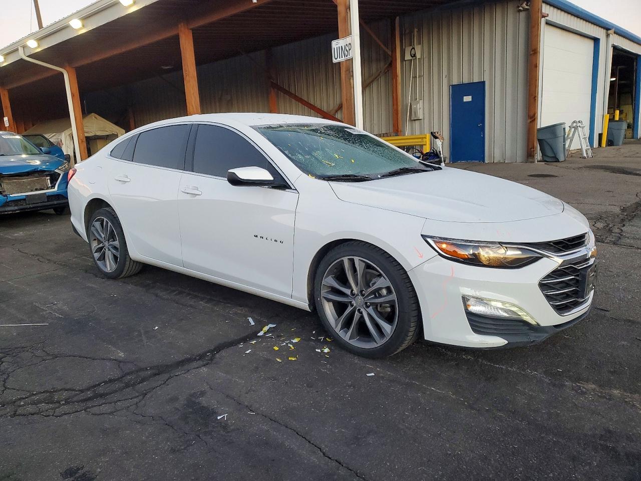 2021 CHEVROLET MALIBU LT photo 4