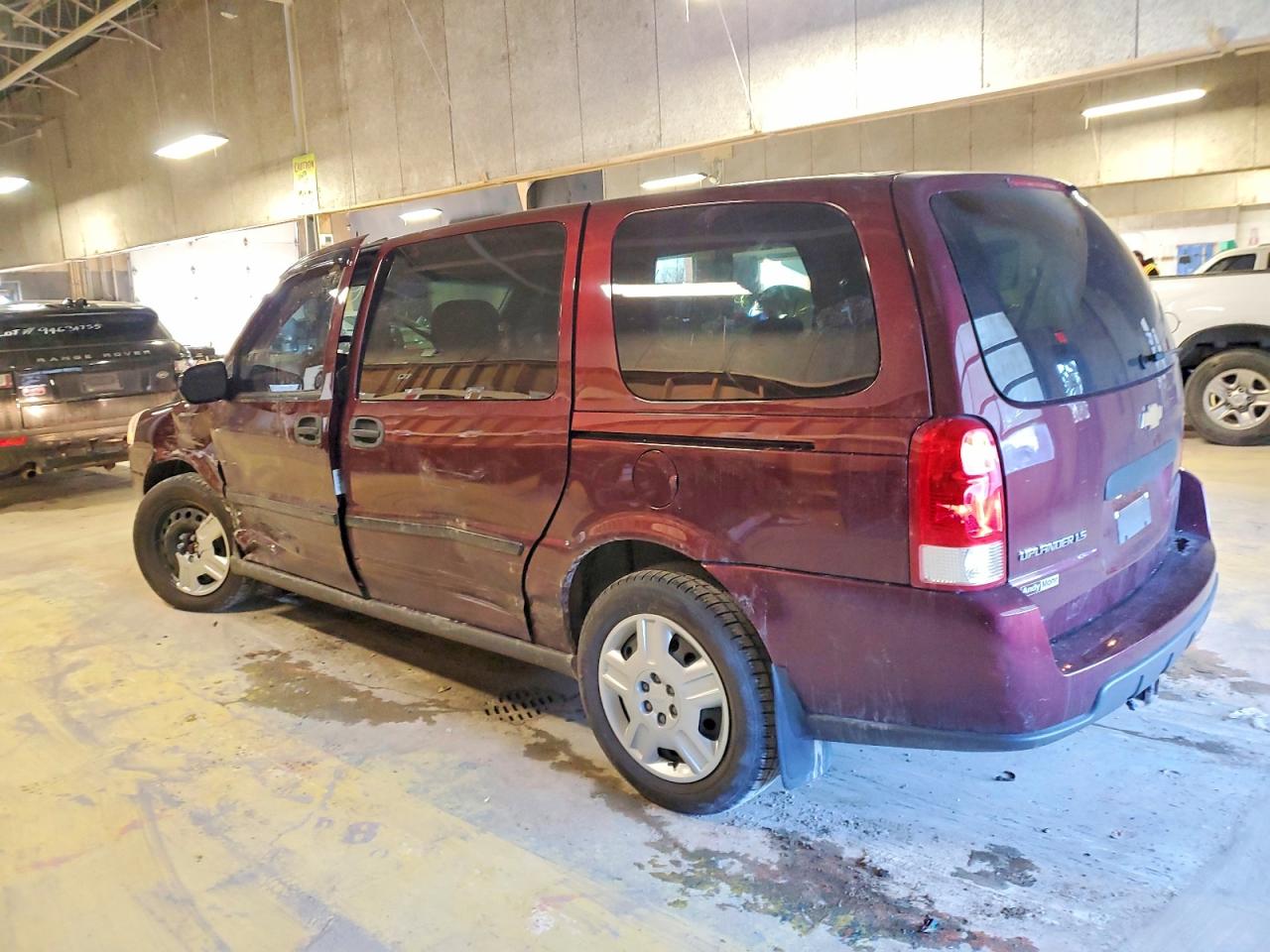 2006 CHEVROLET UPLANDER LS photo 2