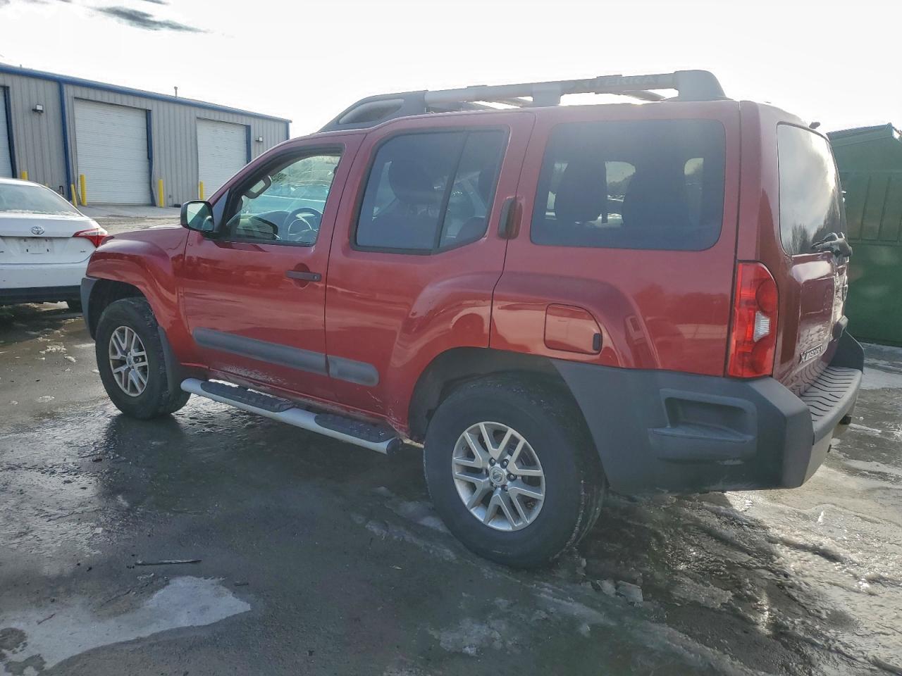 2015 NISSAN XTERRA X photo 2