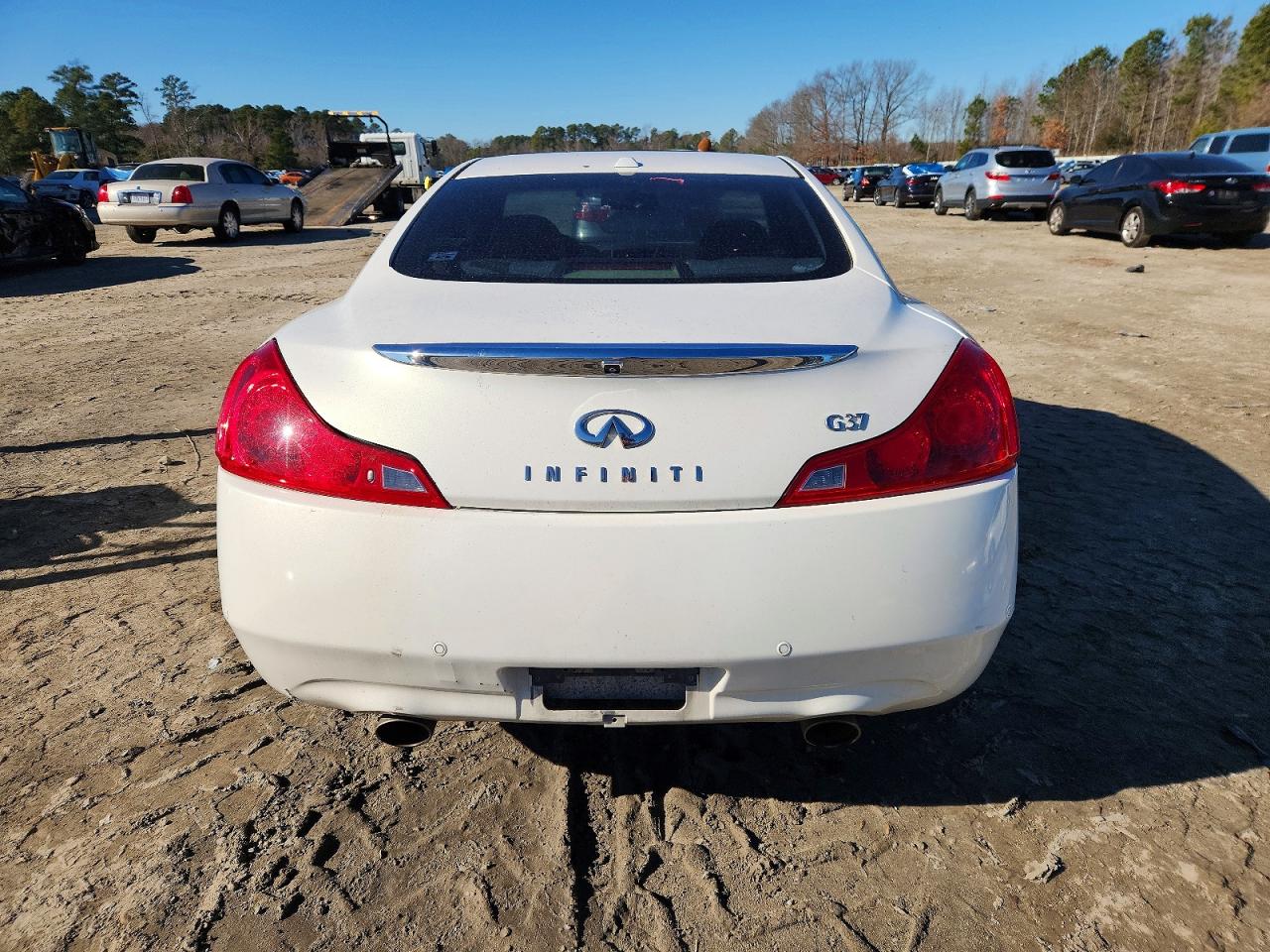 2010 INFINITI G37 photo 6