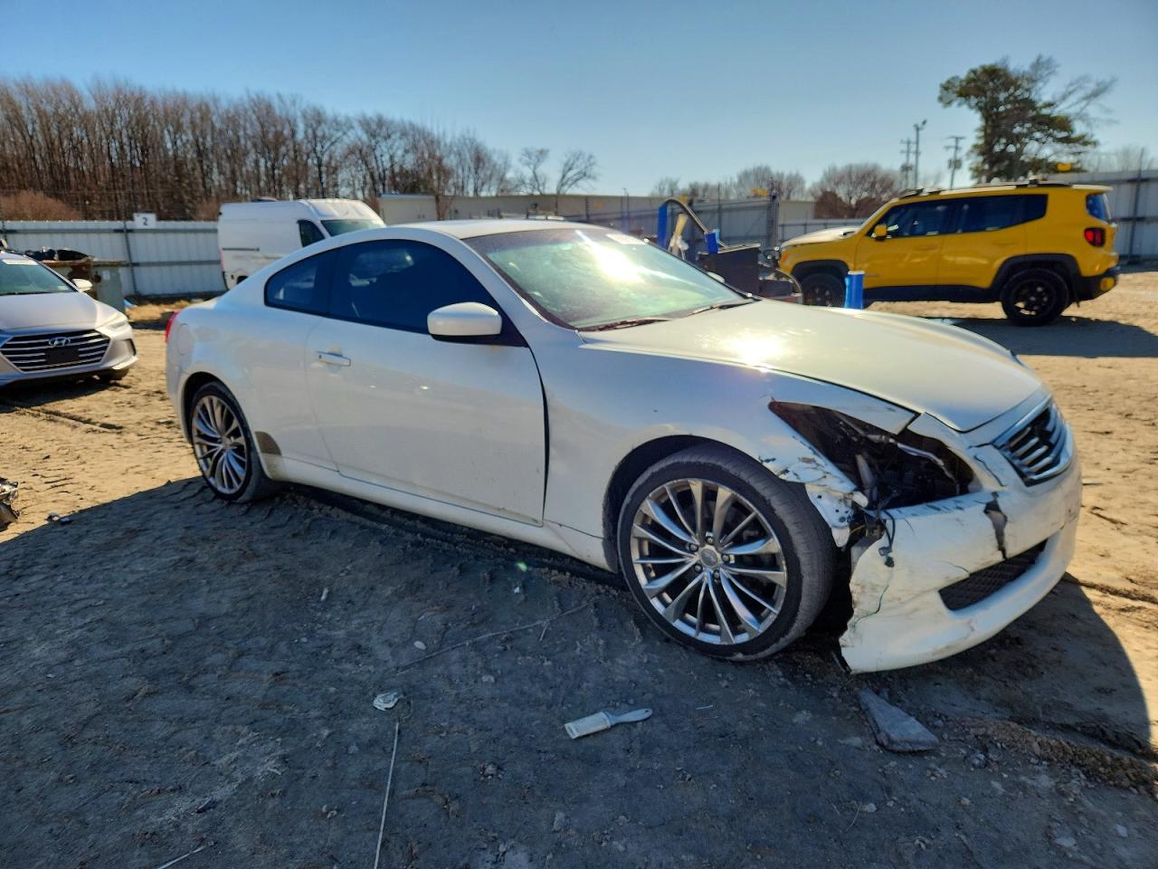 2010 INFINITI G37 photo 4
