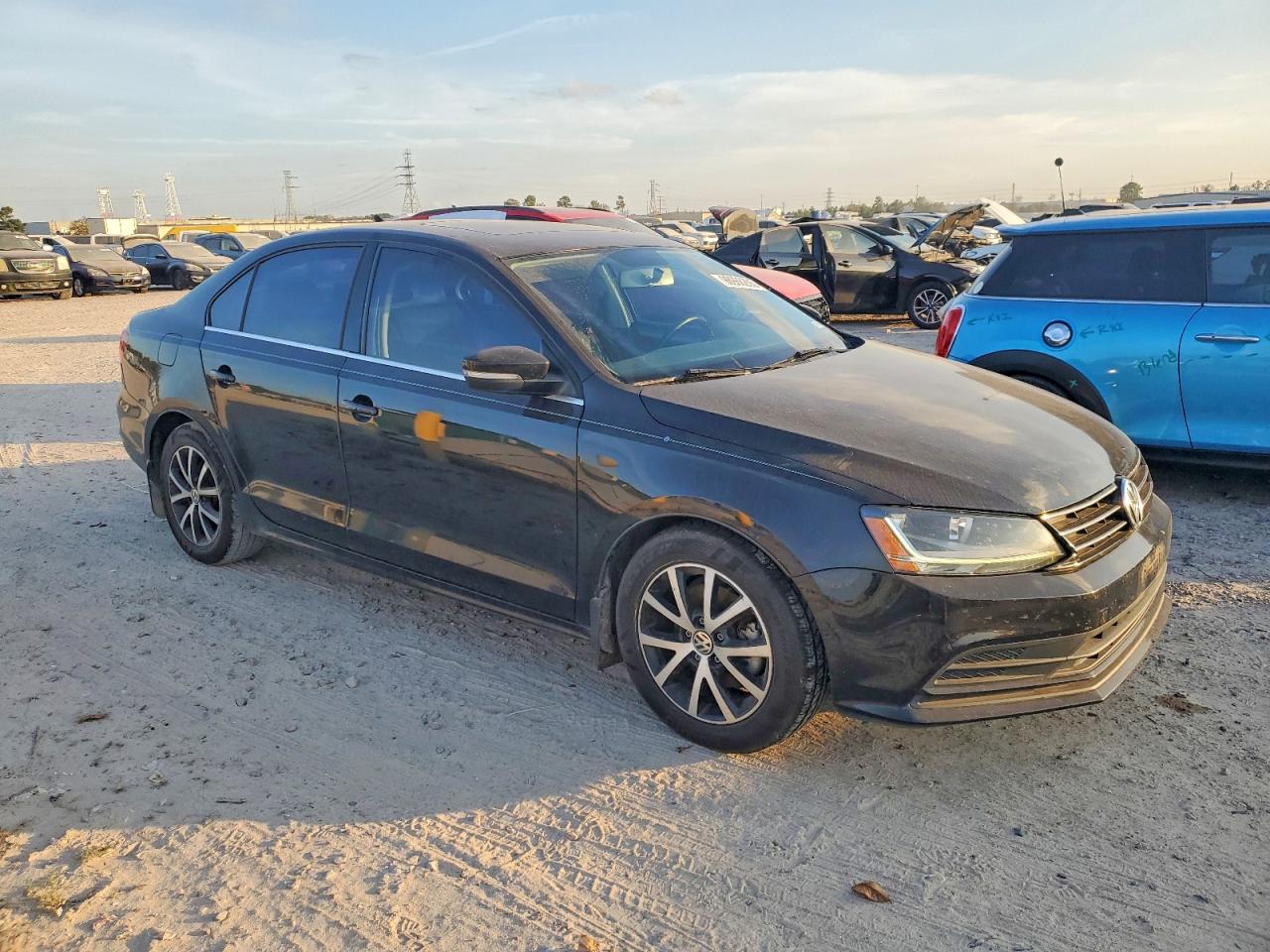 2017 VOLKSWAGEN JETTA SE photo 4