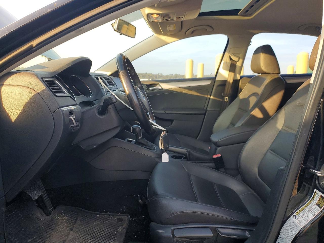 2017 VOLKSWAGEN JETTA SE photo 7