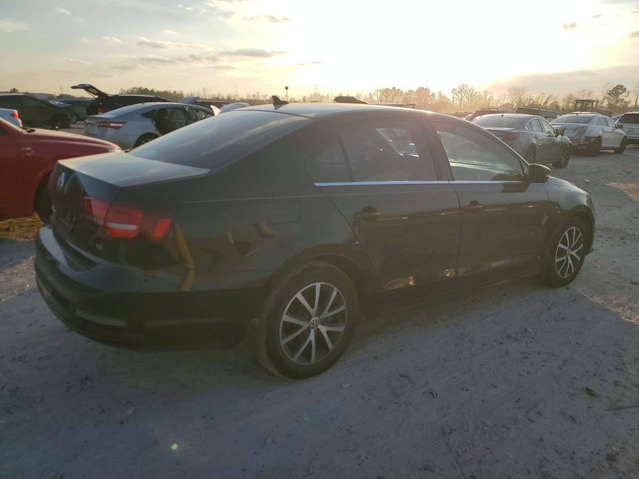 2017 VOLKSWAGEN JETTA SE photo 3