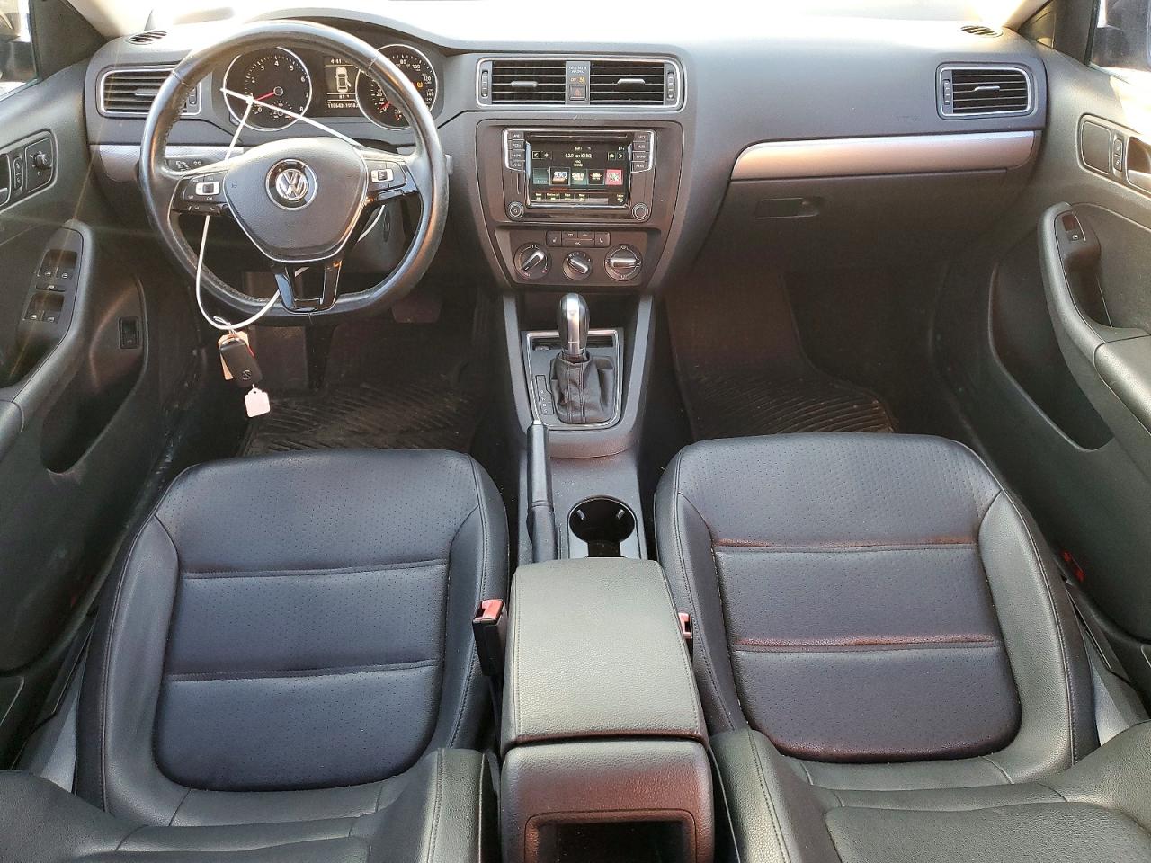 2017 VOLKSWAGEN JETTA SE photo 8
