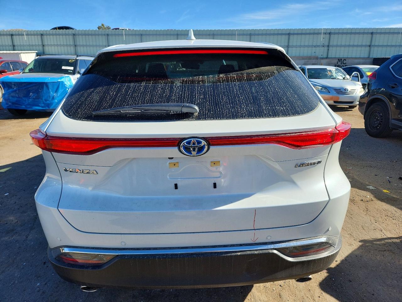 2024 TOYOTA VENZA LE photo 6