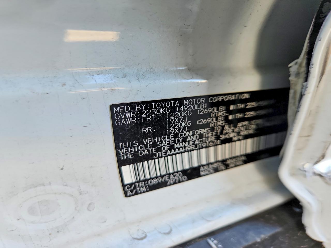 2024 TOYOTA VENZA LE photo 13