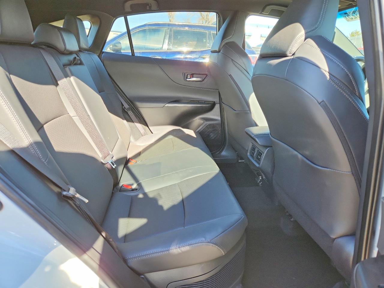 2024 TOYOTA VENZA LE photo 11