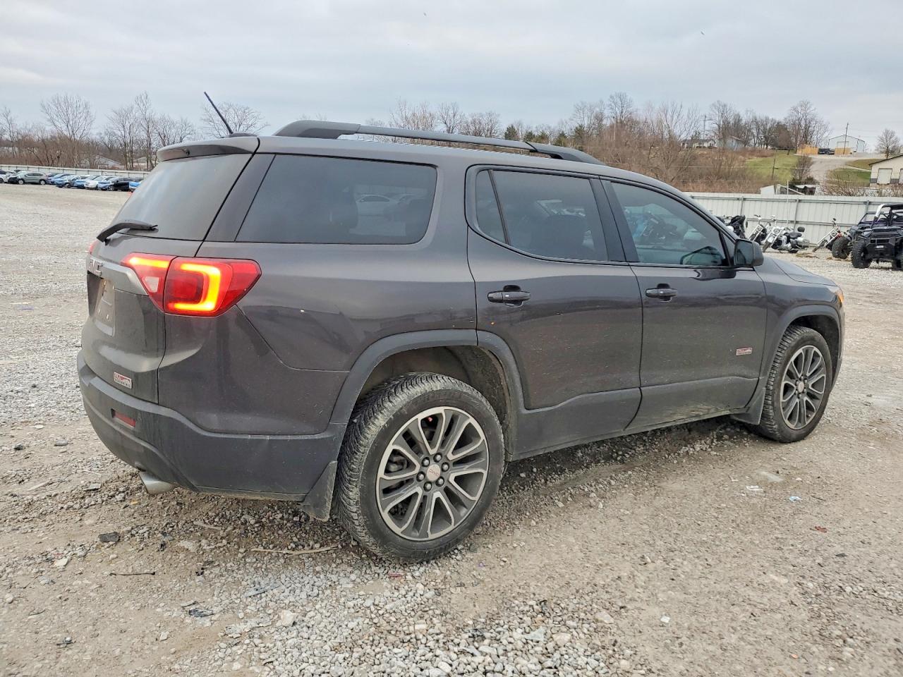 2017 GMC ACADIA ALL TERRAIN photo 3