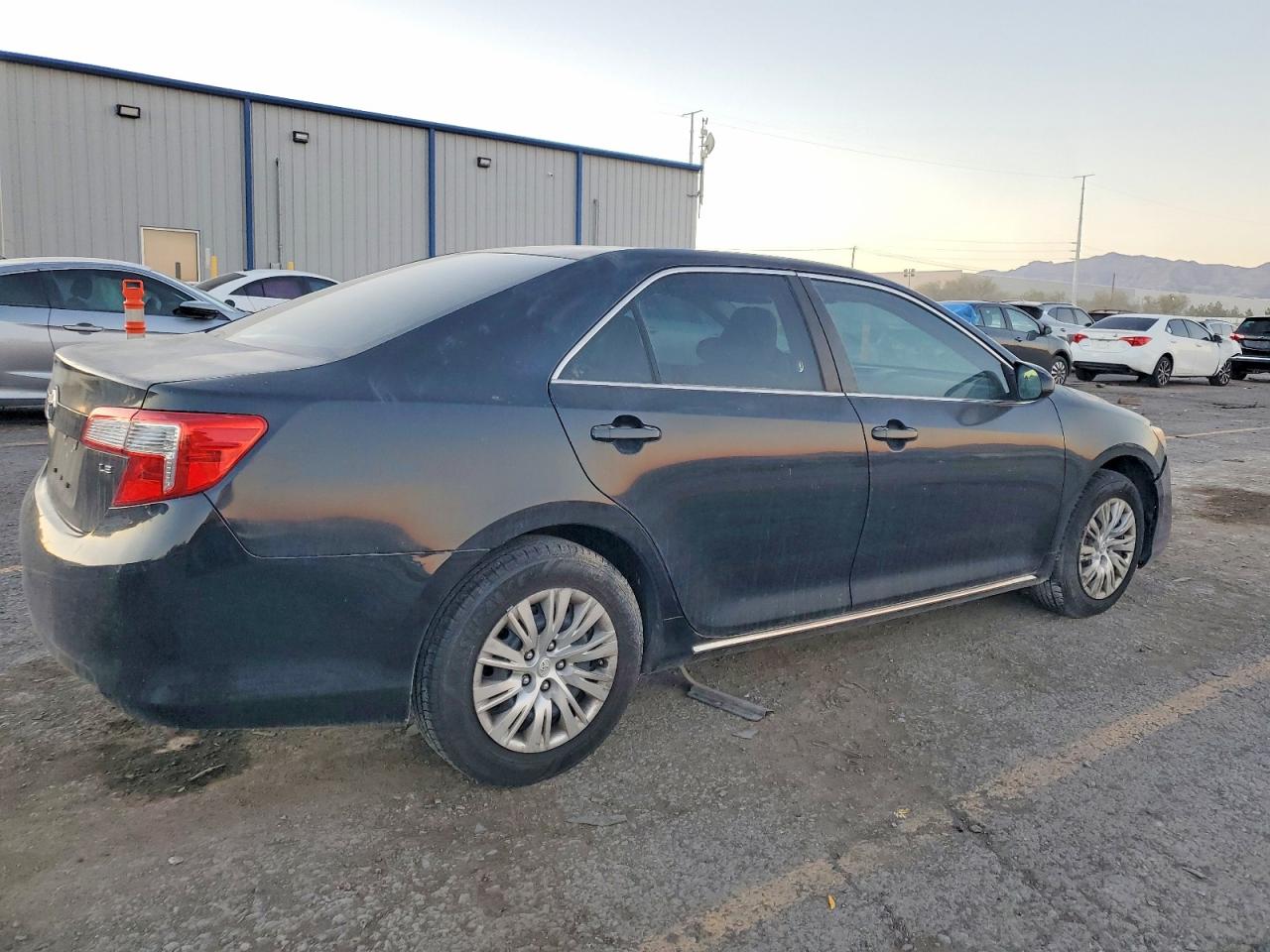 2012 TOYOTA CAMRY BASE photo 3