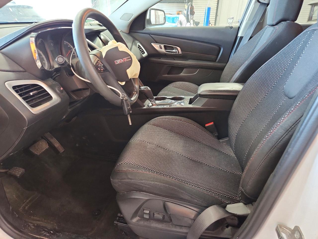 2017 GMC TERRAIN SLE photo 13