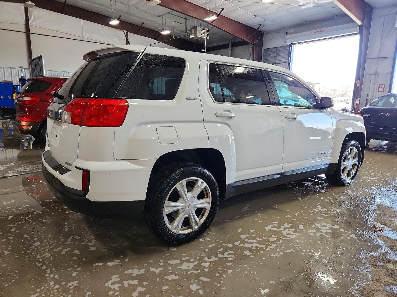 2017 GMC TERRAIN SLE photo 5