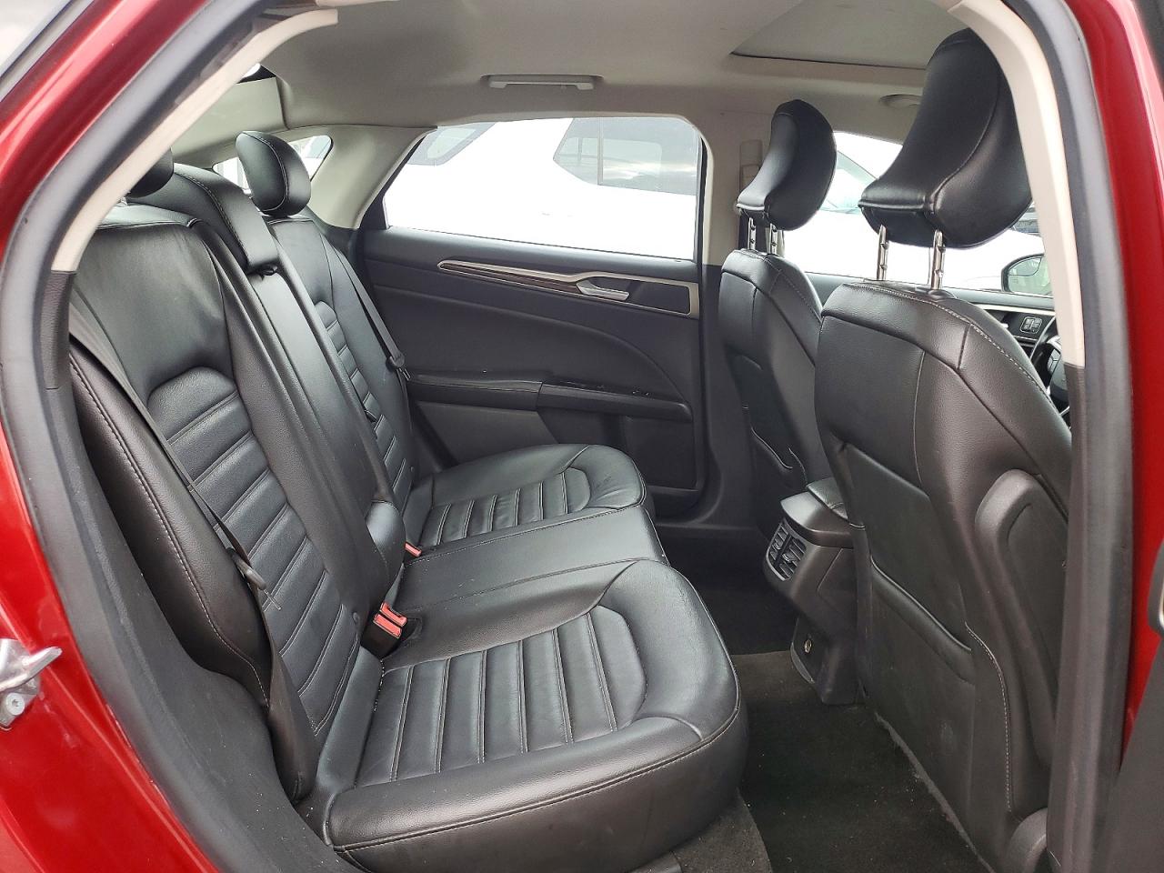 2016 FORD FUSION SE photo 19