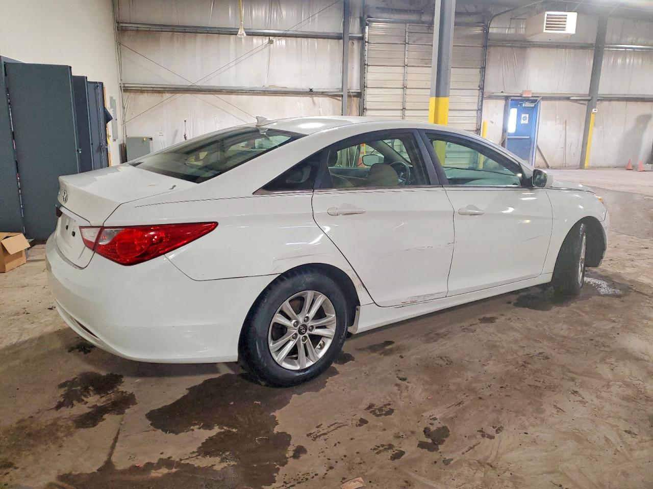 2013 HYUNDAI SONATA GLS photo 3