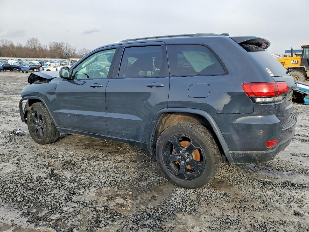 2018 JEEP GRAND CHEROKEE LAREDO photo 2