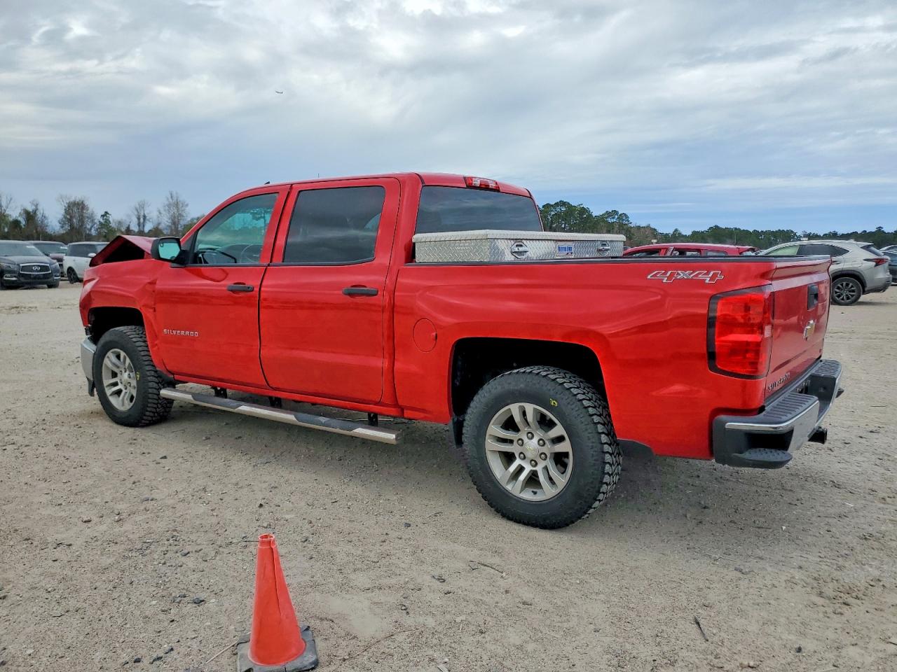 2014 CHEVROLET SILVERADO K1500 LT photo 2