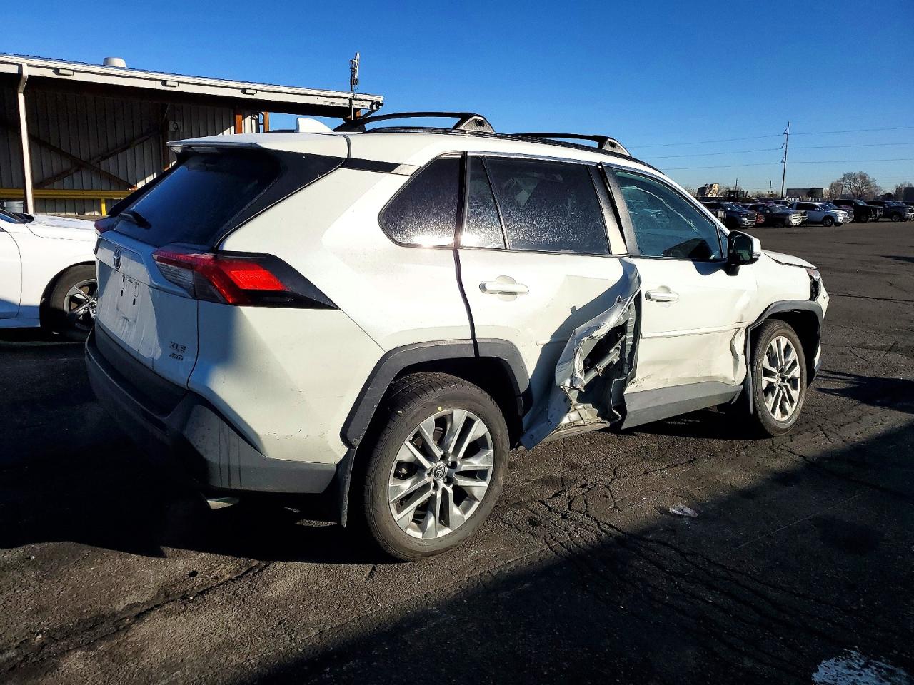 2021 TOYOTA RAV4 XLE PREMIUM photo 3