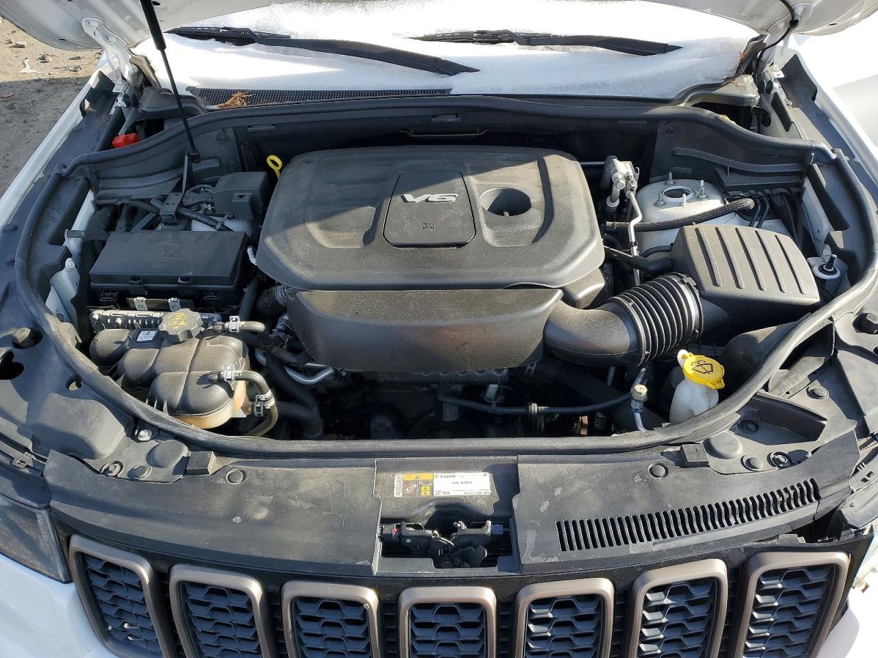 2016 JEEP GRAND CHEROKEE LAREDO photo 12