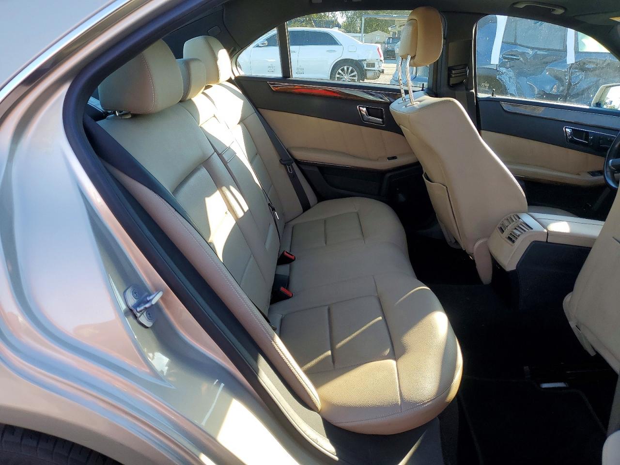 2010 MERCEDES-BENZ E 350 photo 19