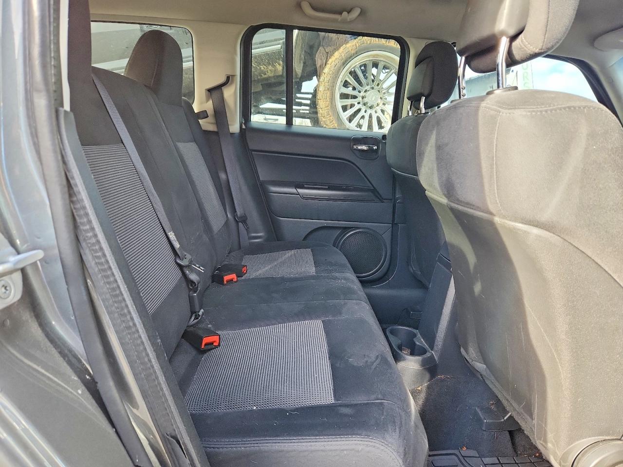 2012 JEEP PATRIOT SPORT photo 10