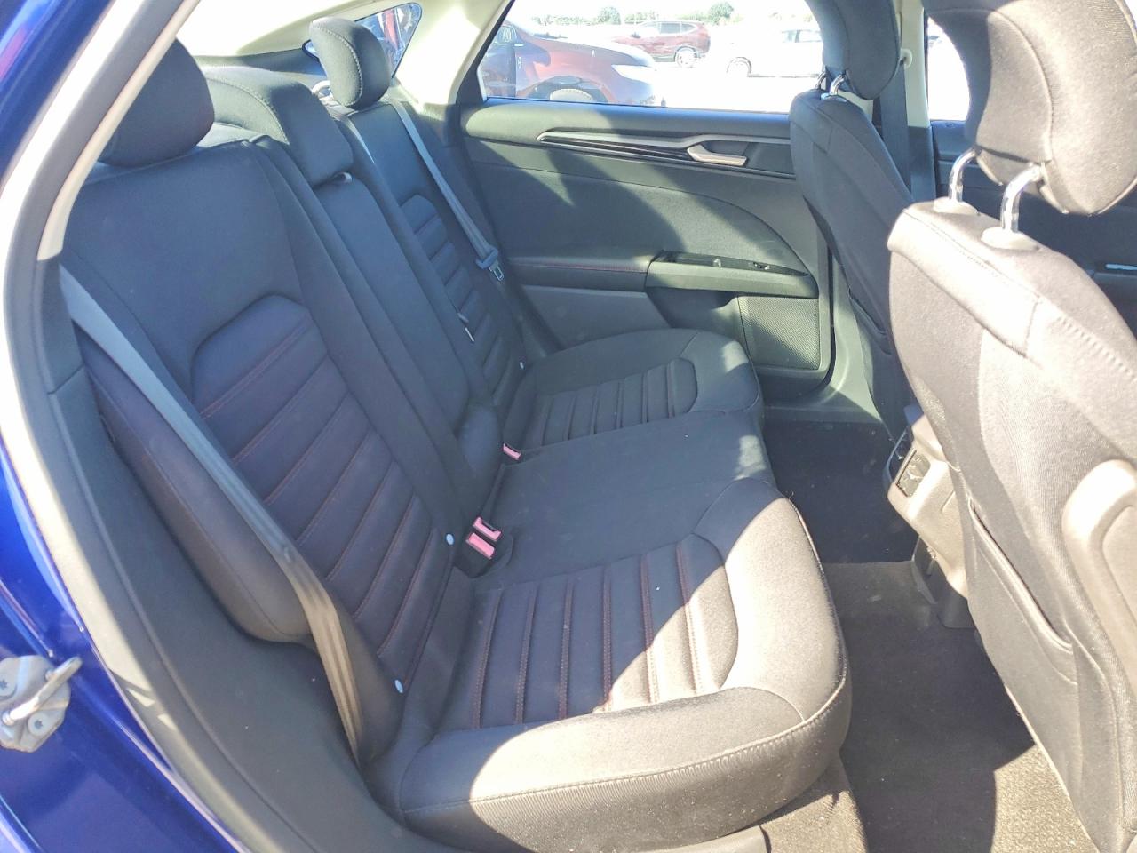 2013 FORD FUSION SE photo 19