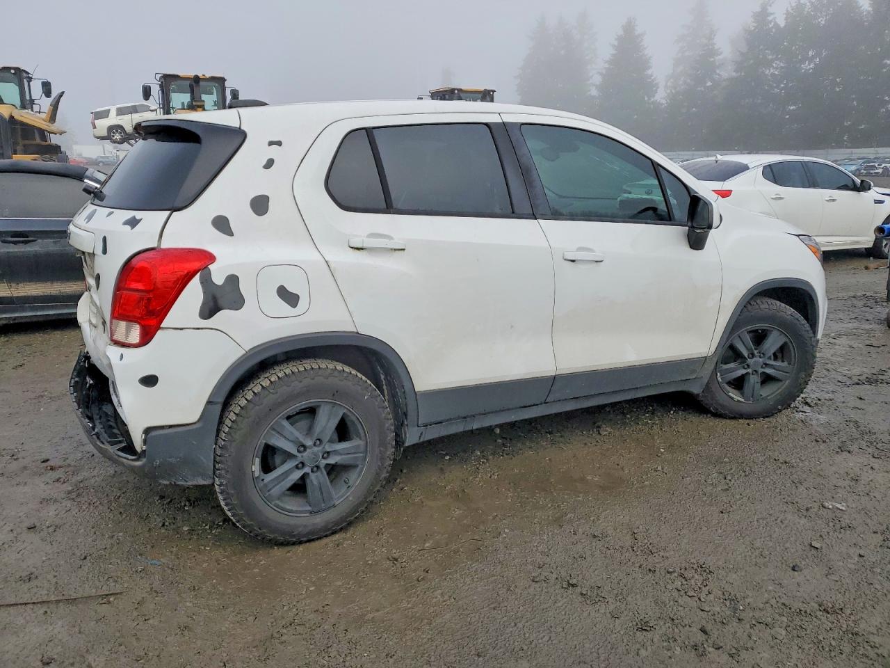 2019 CHEVROLET TRAX LS photo 3