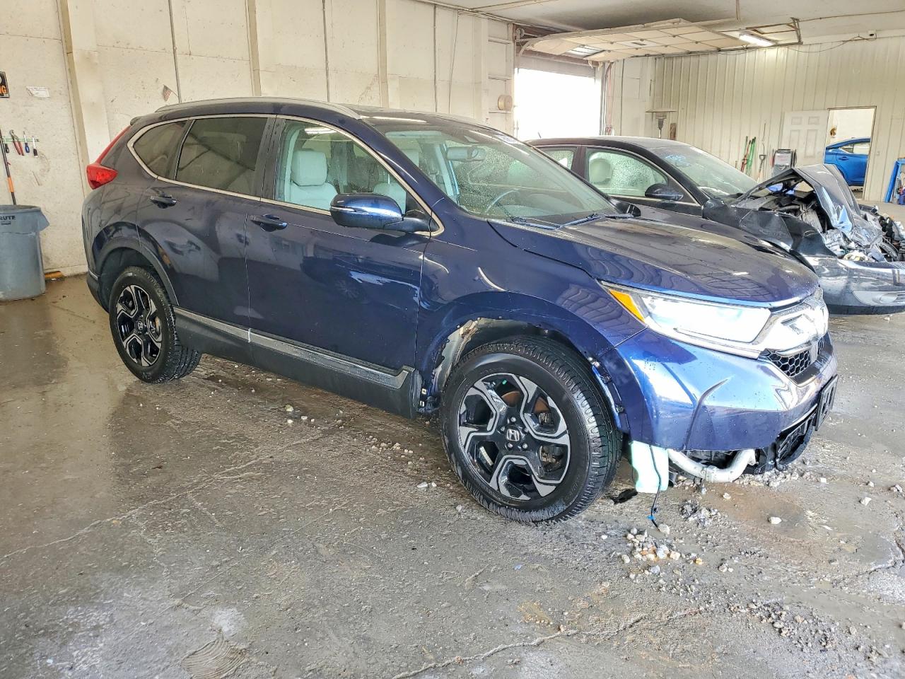 2018 HONDA CR-V TOURING photo 4