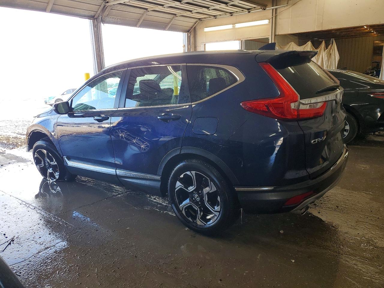 2018 HONDA CR-V TOURING photo 2