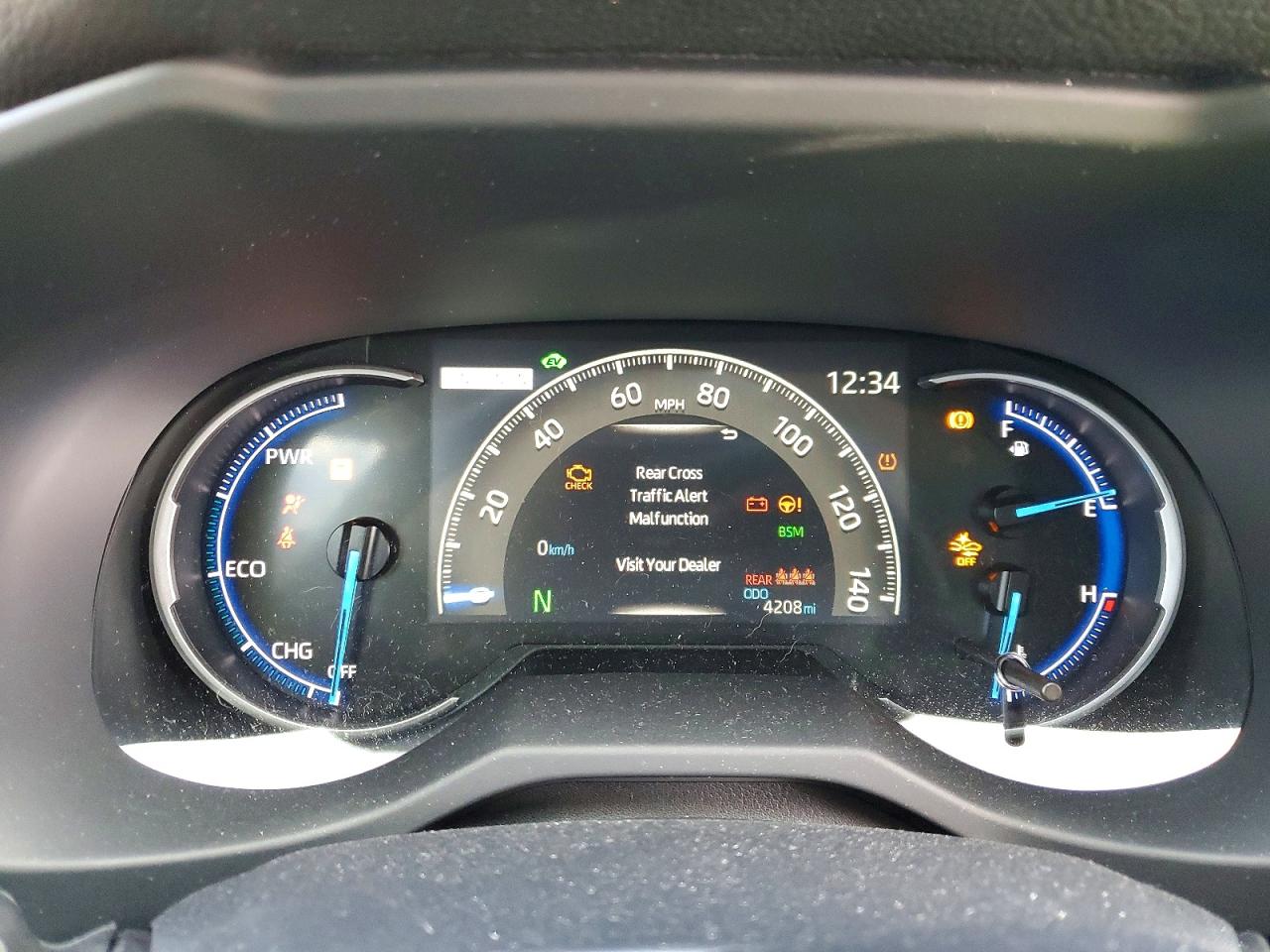 2025 TOYOTA RAV4 XLE photo 17