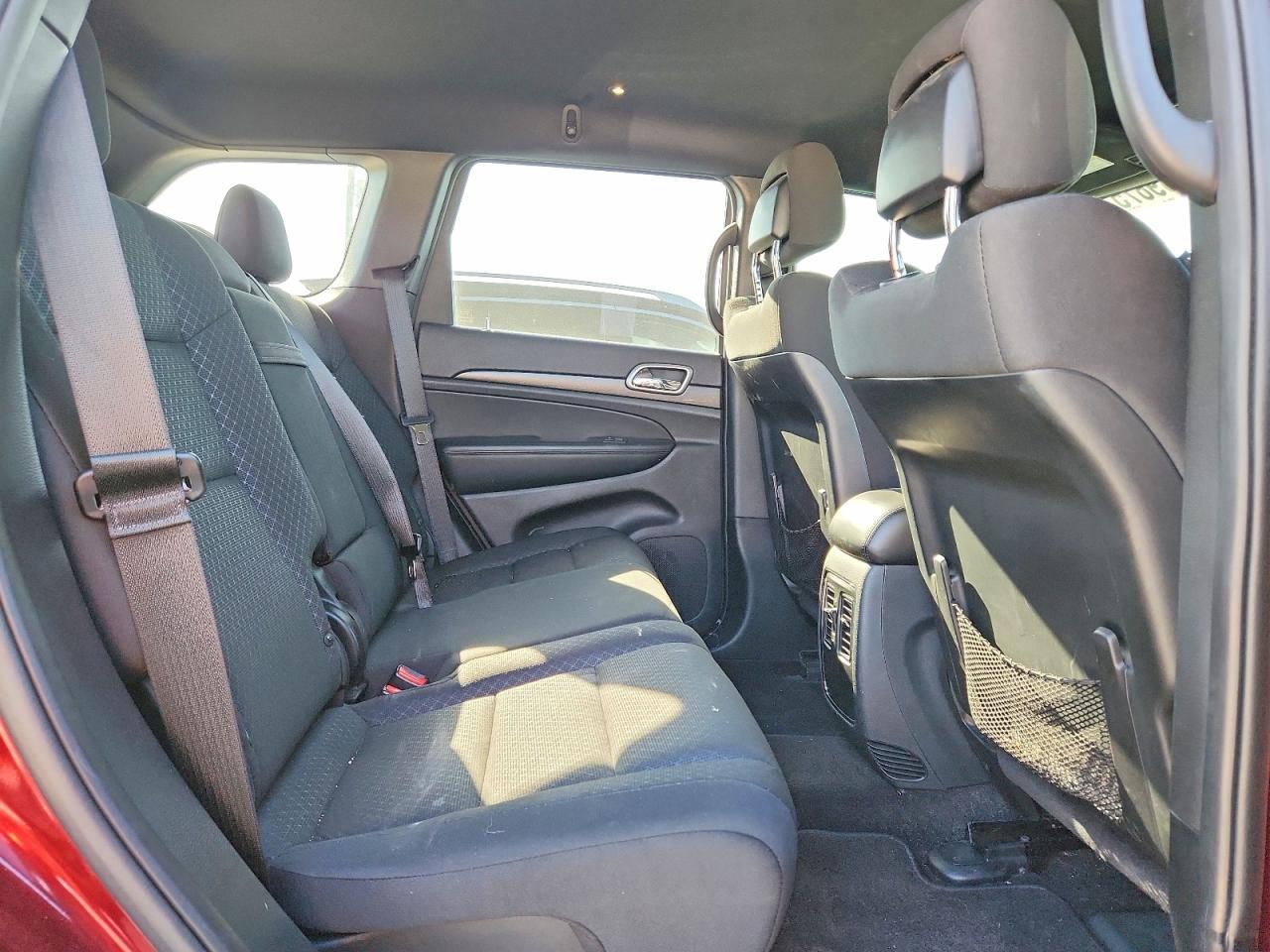 2018 JEEP GRAND CHEROKEE LAREDO photo 10