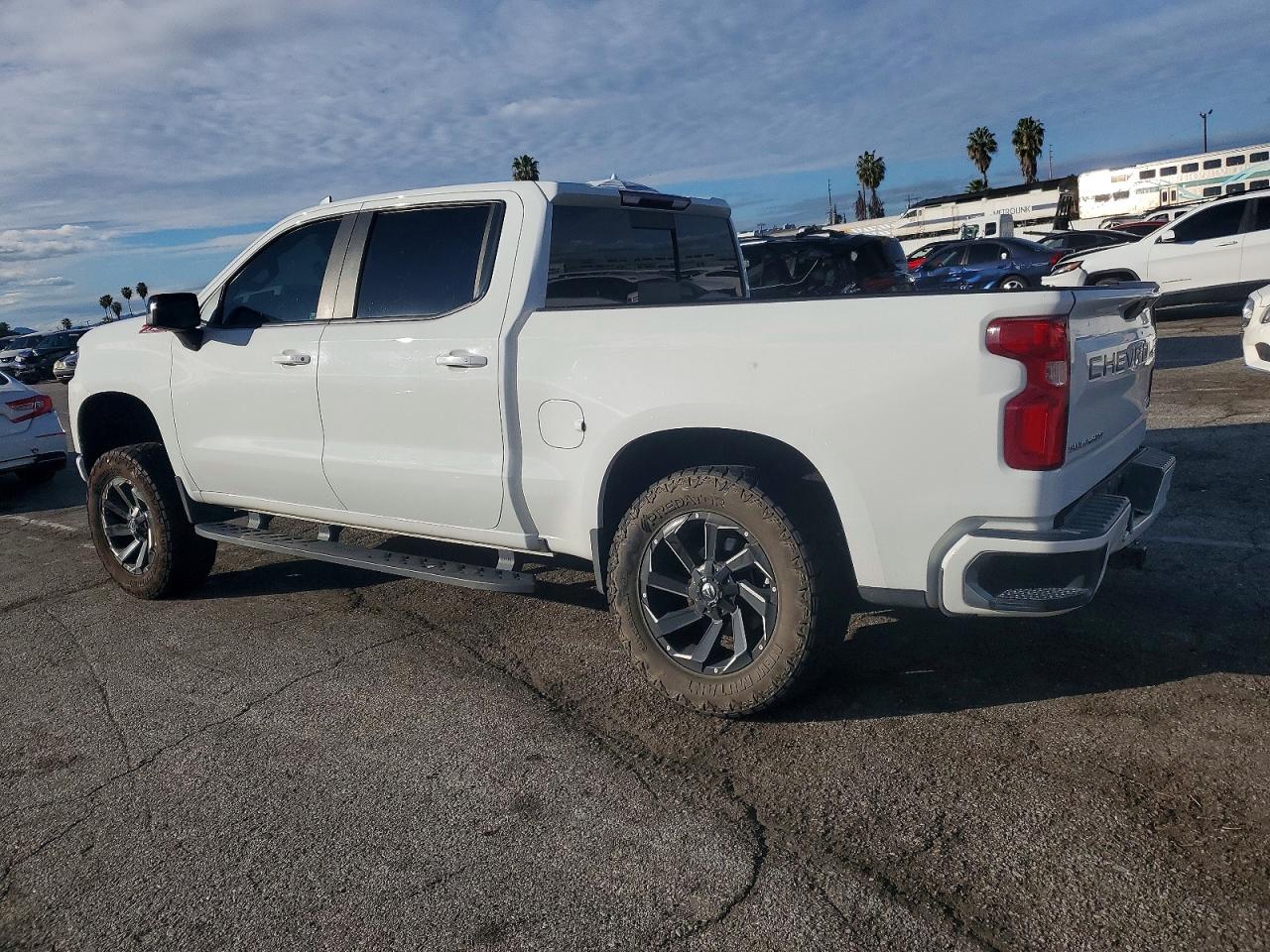2019 CHEVROLET SILVERADO K1500 RST photo 2