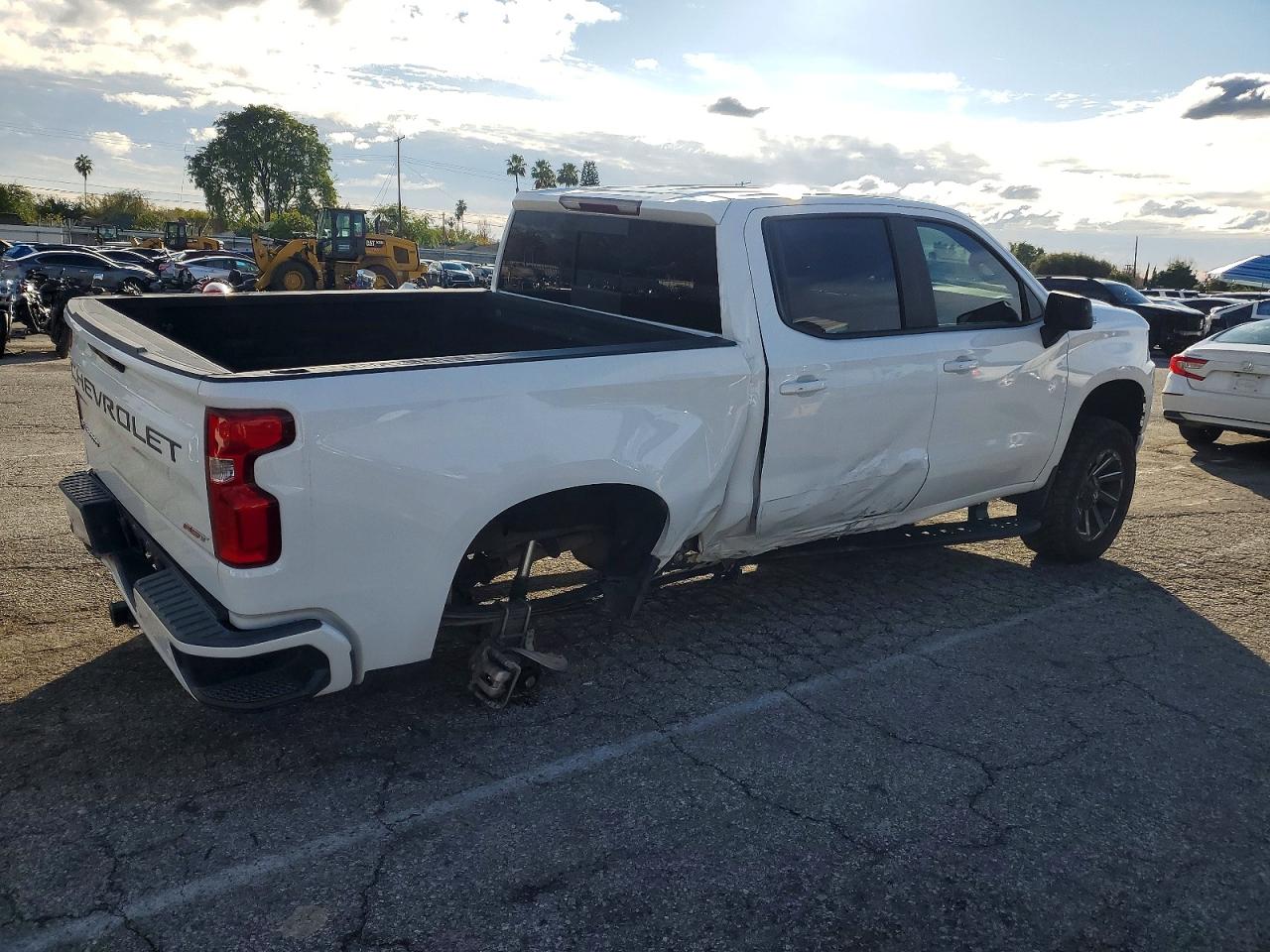 2019 CHEVROLET SILVERADO K1500 RST photo 3