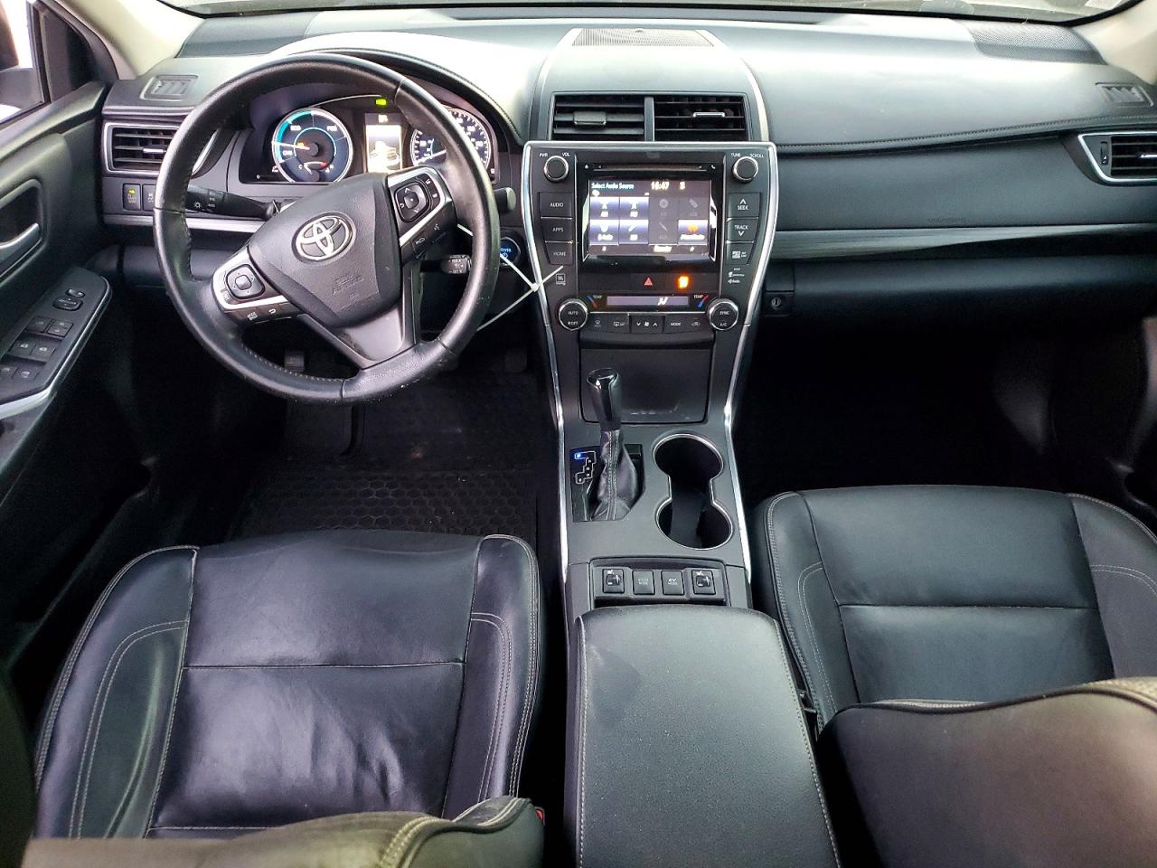 2015 TOYOTA CAMRY HYBRID photo 8