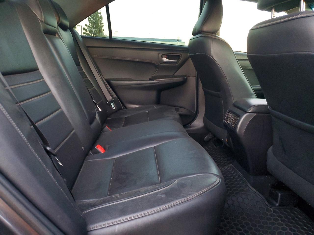 2015 TOYOTA CAMRY HYBRID photo 10