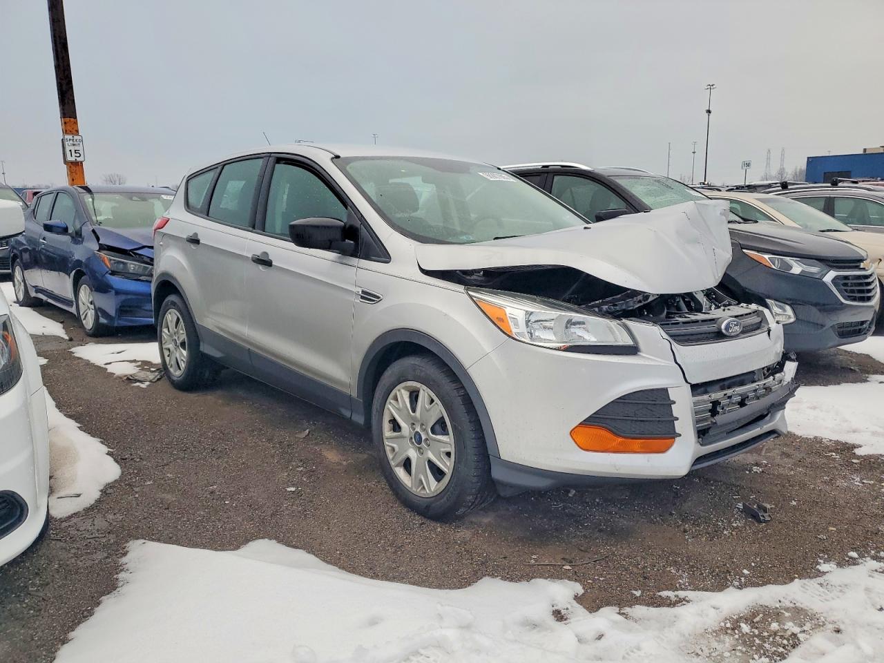 2016 FORD ESCAPE S photo 4