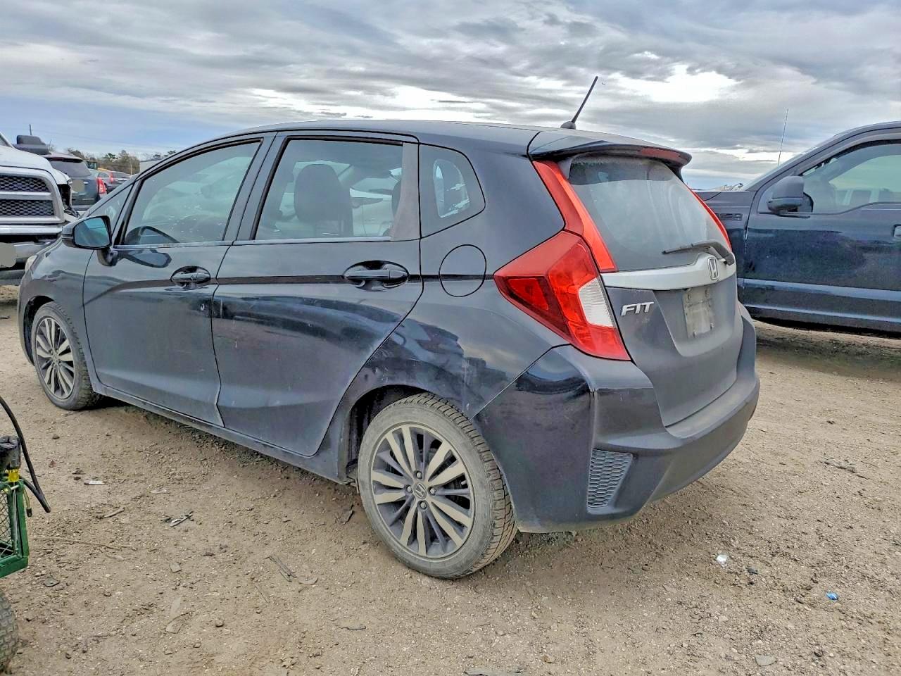 2015 HONDA FIT EX photo 2