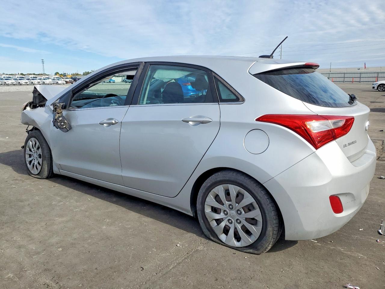 2017 HYUNDAI ELANTRA GT photo 2
