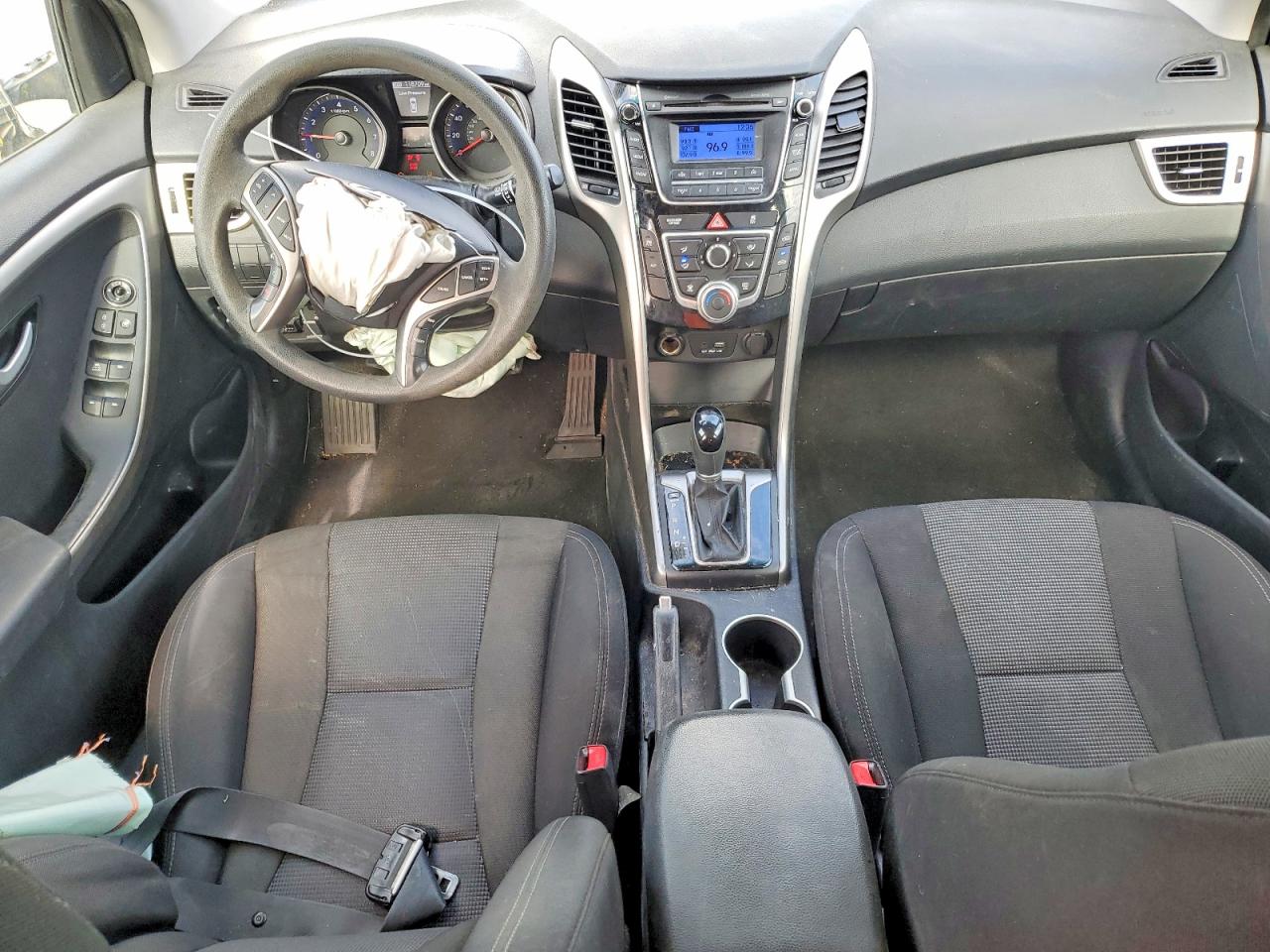 2017 HYUNDAI ELANTRA GT photo 8