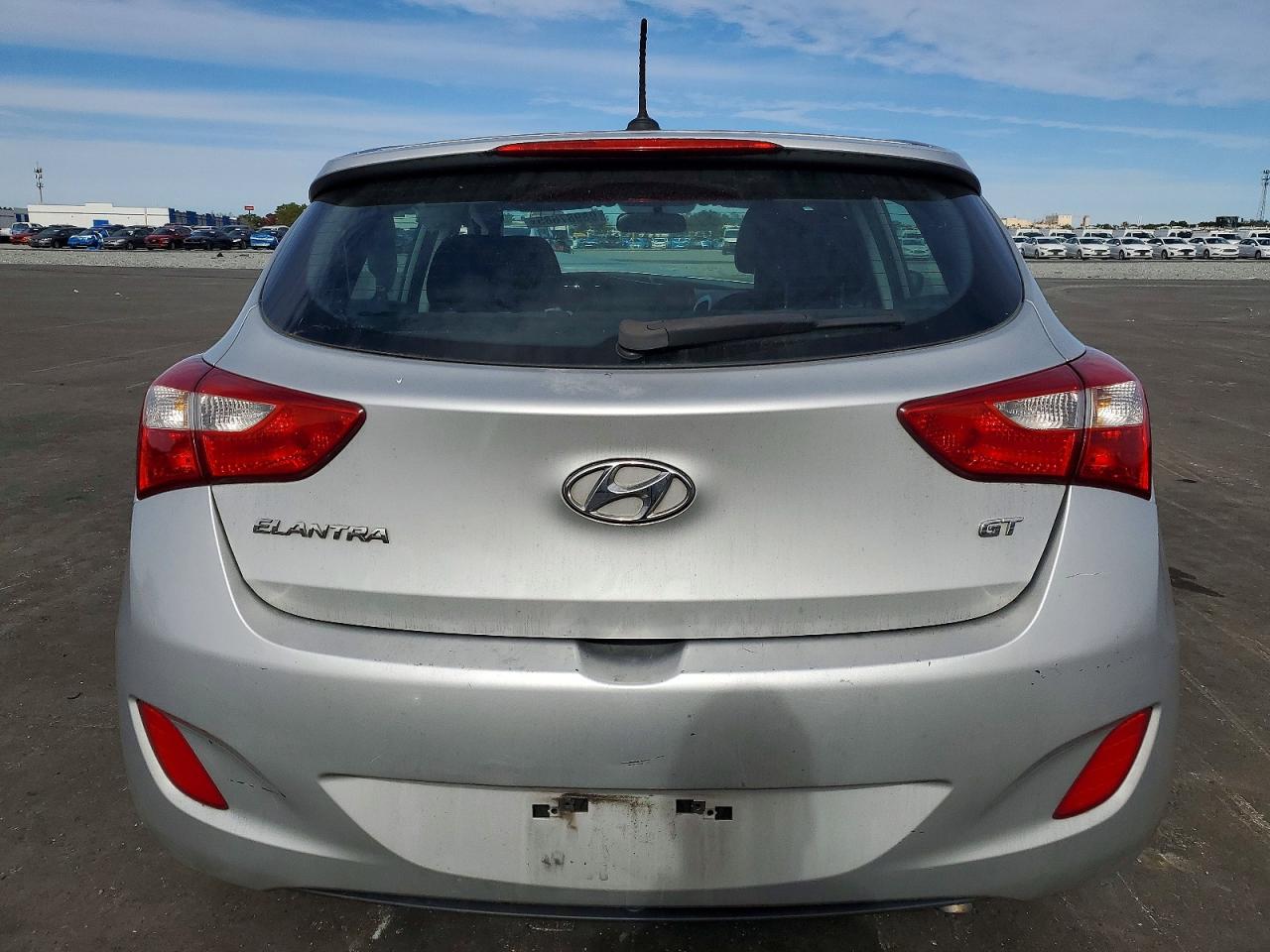 2017 HYUNDAI ELANTRA GT photo 6