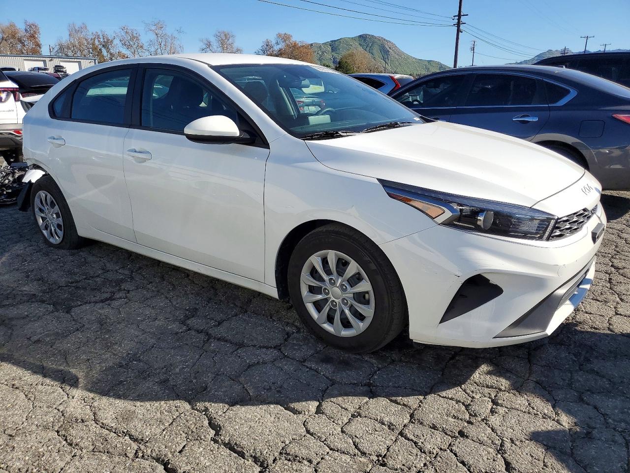 2024 KIA FORTE LX photo 4