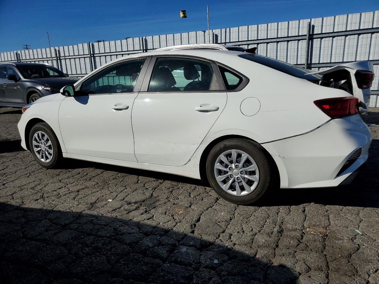 2024 KIA FORTE LX photo 2