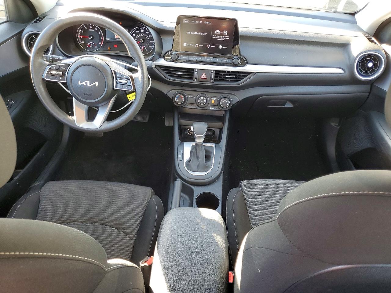2024 KIA FORTE LX photo 8