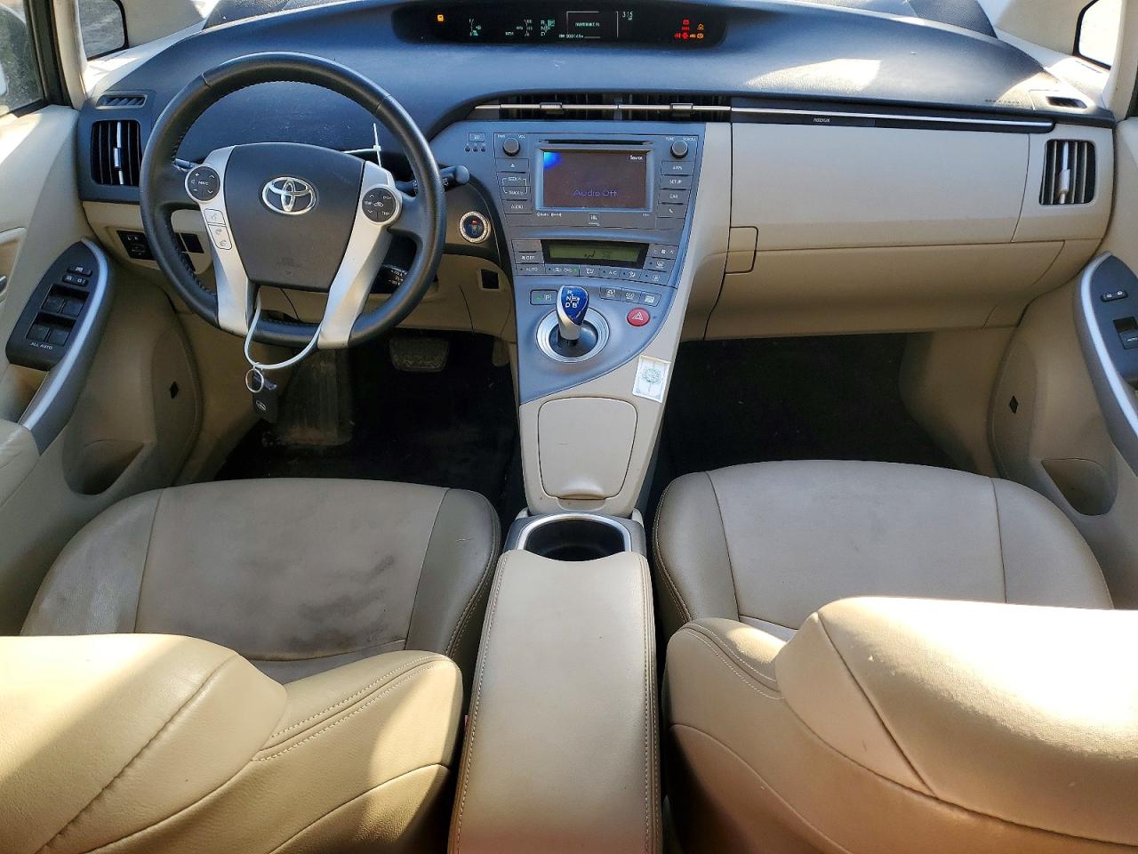 2013 TOYOTA PRIUS photo 8