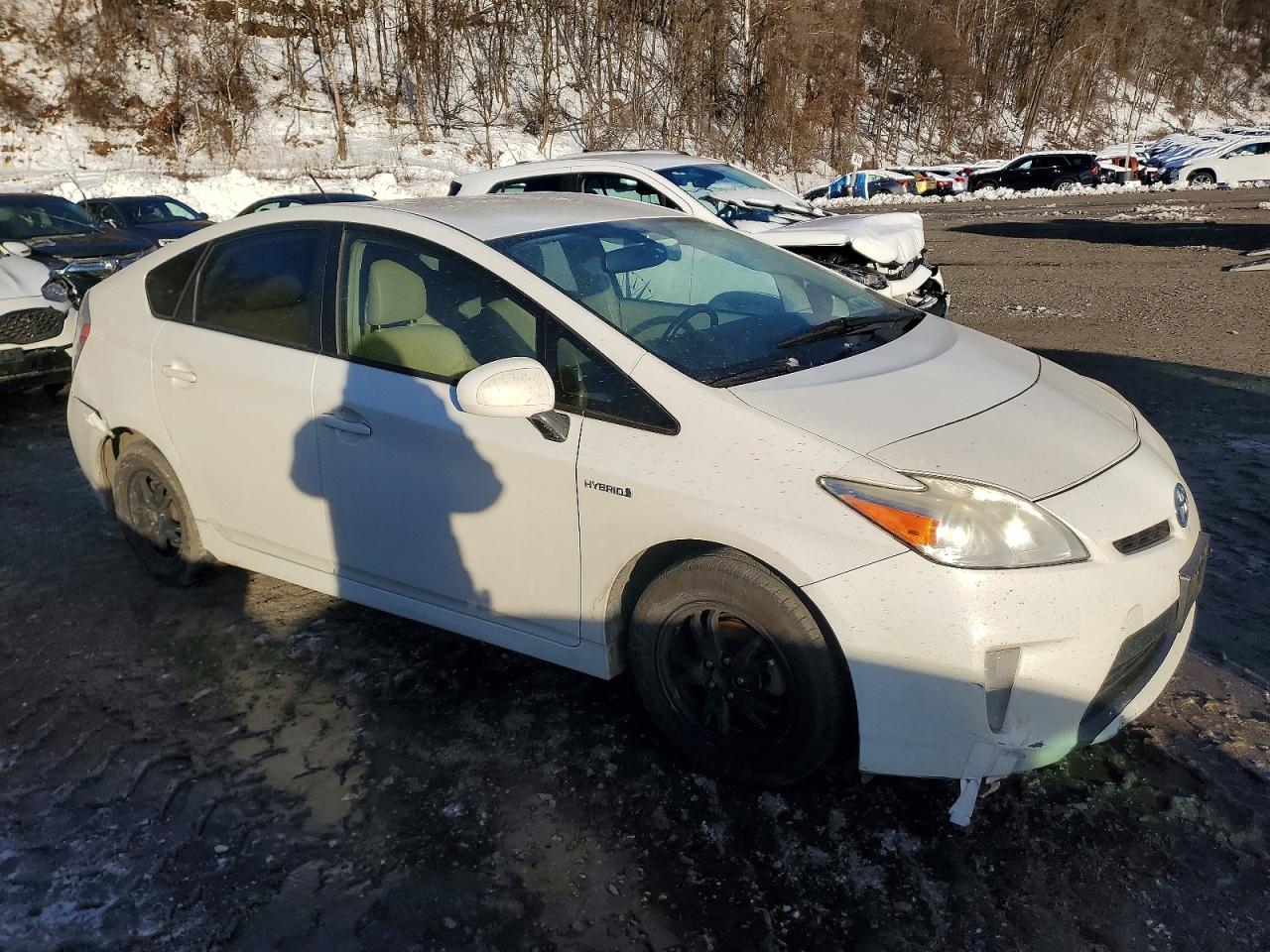 2013 TOYOTA PRIUS photo 4