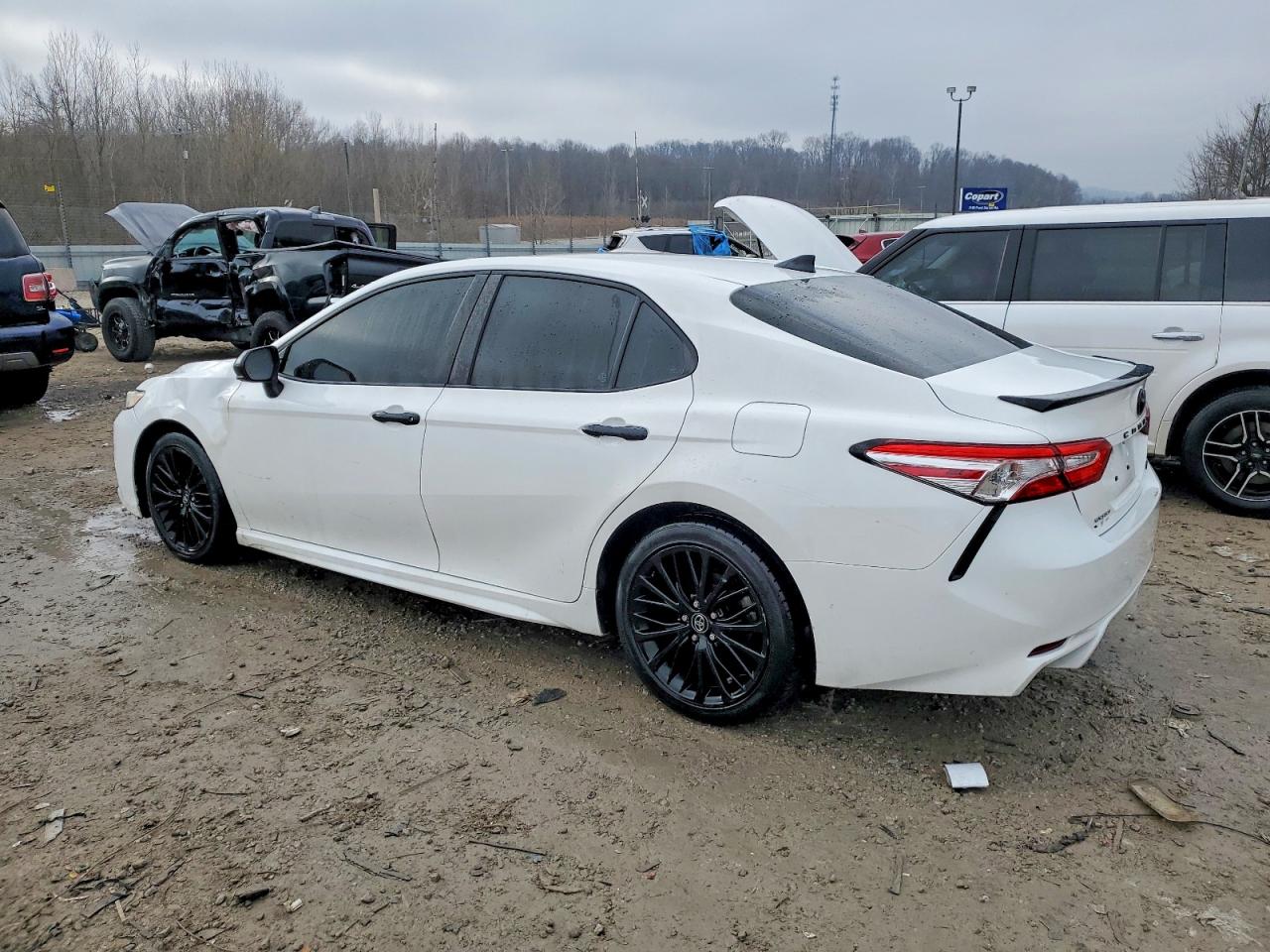 2020 TOYOTA CAMRY SE NIGHTSHADE photo 2