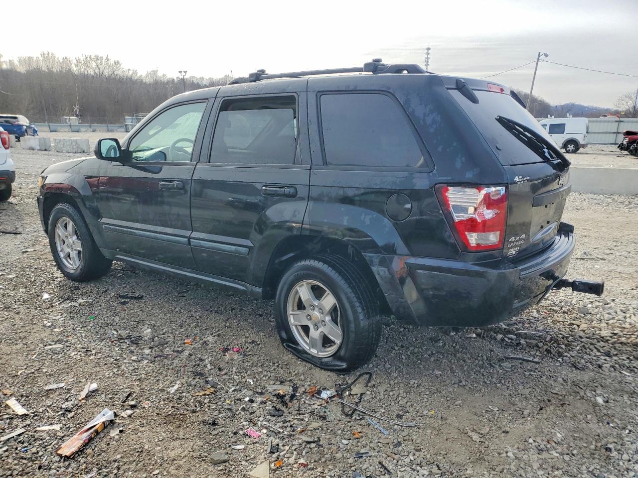 2007 JEEP GRAND CHEROKEE LAREDO photo 2