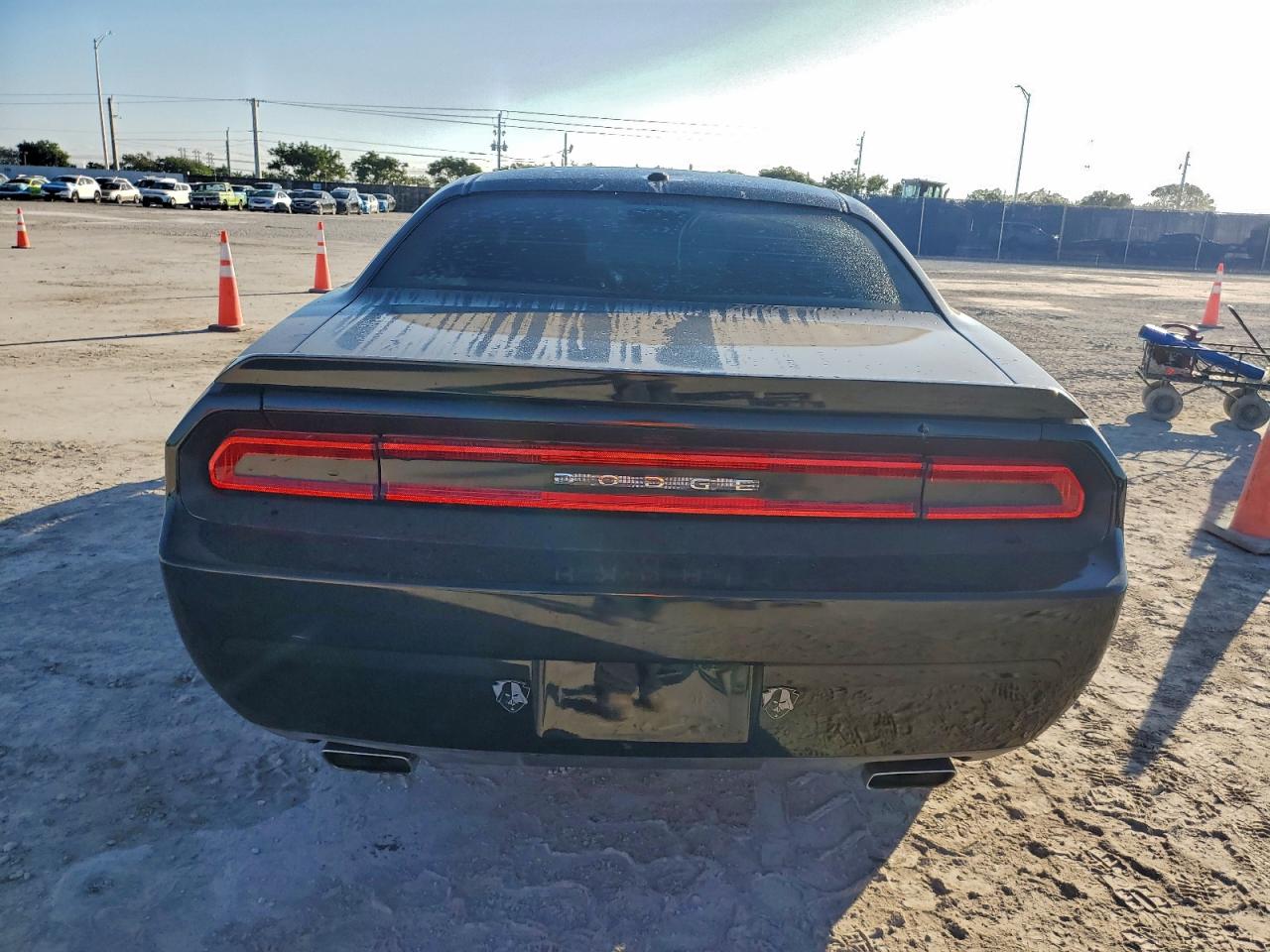 2013 DODGE CHALLENGER SXT photo 6