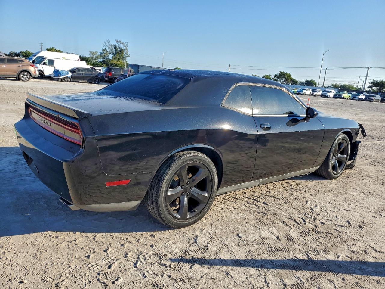 2013 DODGE CHALLENGER SXT photo 3
